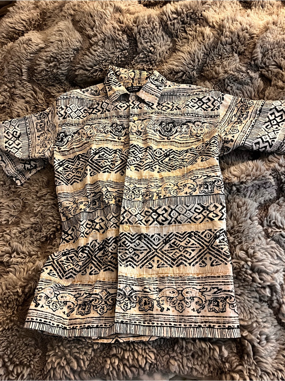 Class Club Beige and Black Patterned Short-Sleeve Button-Down Shirt